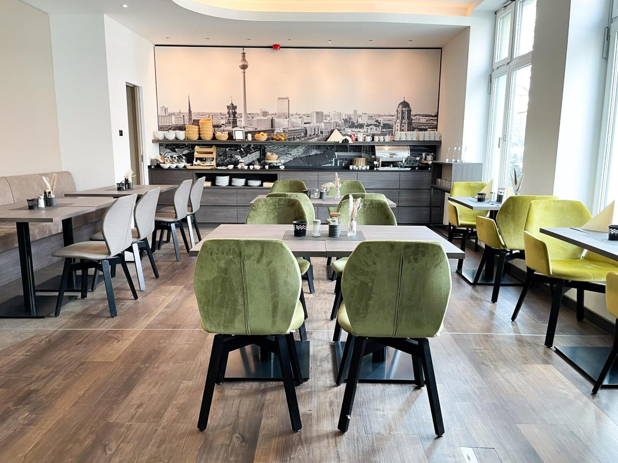 Holi-berlin Hotel 3*